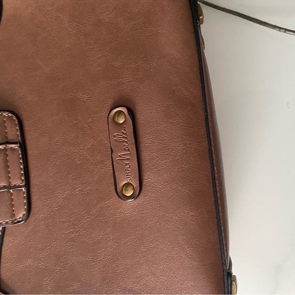 Simply Noelle structured crossbody - Picture 8 of 9